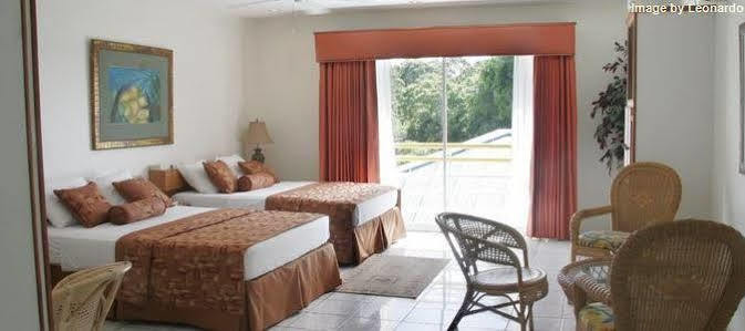 Tradewinds Hotel Сан-Фернандо Экстерьер фото
